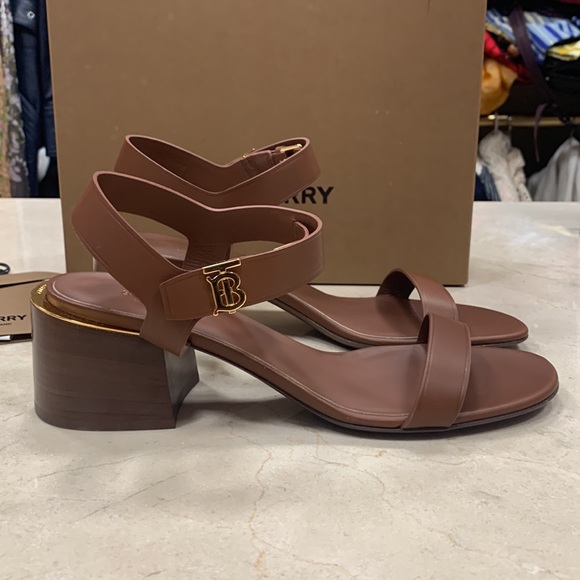 BURBERRY ALF HOLLYWELL 50 BLOCK HEEL SANDALS TAN WITH GOLD TB SIDE STRAP LOGO 40 - Picture 3 of 13